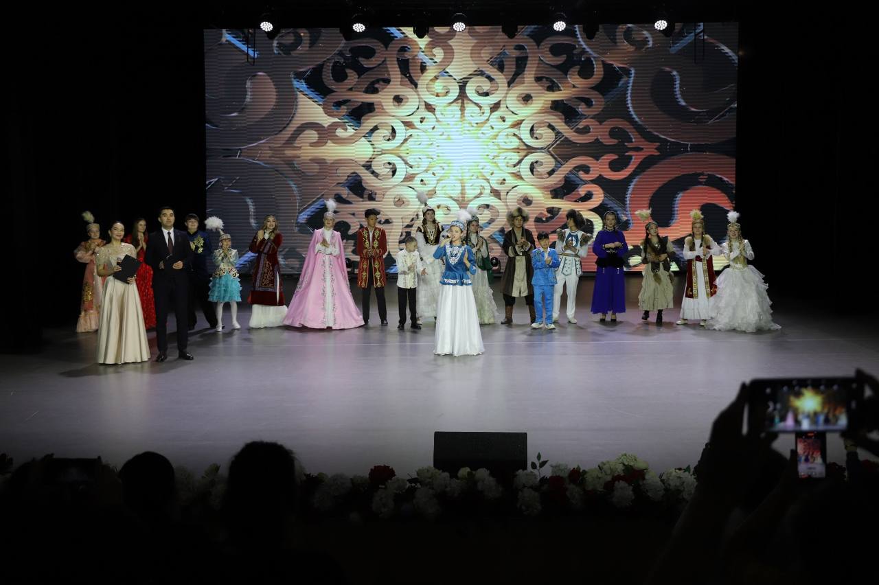 Абай облысының өкілі «Мың бала» республикалық жобасында өнер көрсетті